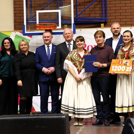 🎶 Folklor w pełnym blasku! VI Powiatowy Przegląd Zespołów Folklorystycznych w Poczesnej 🎶