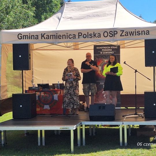 🎉 Gwar rozmów, śmiech dzieci i wspólna zabawa — Piknik Sołecki w Zawisnej 🌿