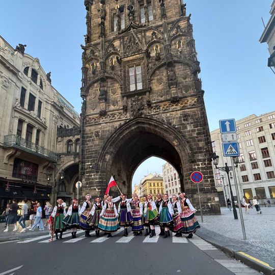 🇵🇱✨ Zespół Folklorystyczny "Kamienica" z dumą reprezentował naszą Gminę w sercu Czech!