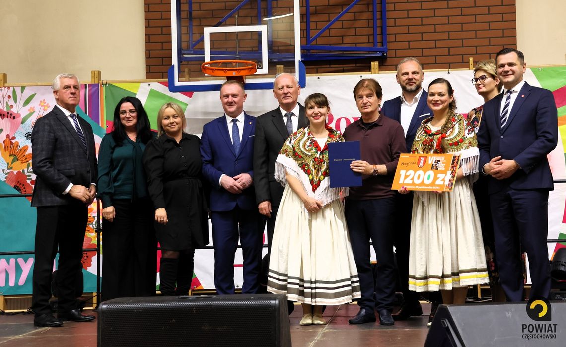 🎶 Folklor w pełnym blasku! VI Powiatowy Przegląd Zespołów Folklorystycznych w Poczesnej 🎶