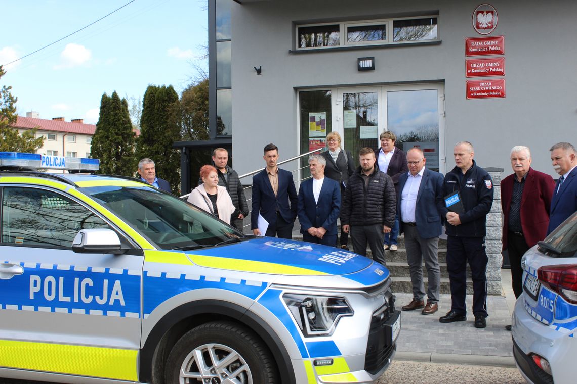 Nowy radiowóz w Komisariacie Policji w Poczesnej