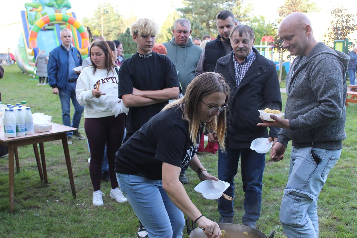 Piknik Integracyjny pod patronatem Wójta Gminy Kamienica Polska - Dzień Ziemniaka w Rudniku Wielkim – święto wspólnoty, tradycji i radości! 🥔🔥 Piknik Integracyjny pod patronatem Wójta Gminy Kamienica Polska - Dzień Ziemniaka w Rudniku Wielkim – święto wspólnoty, tradycji i radości! 🥔🔥