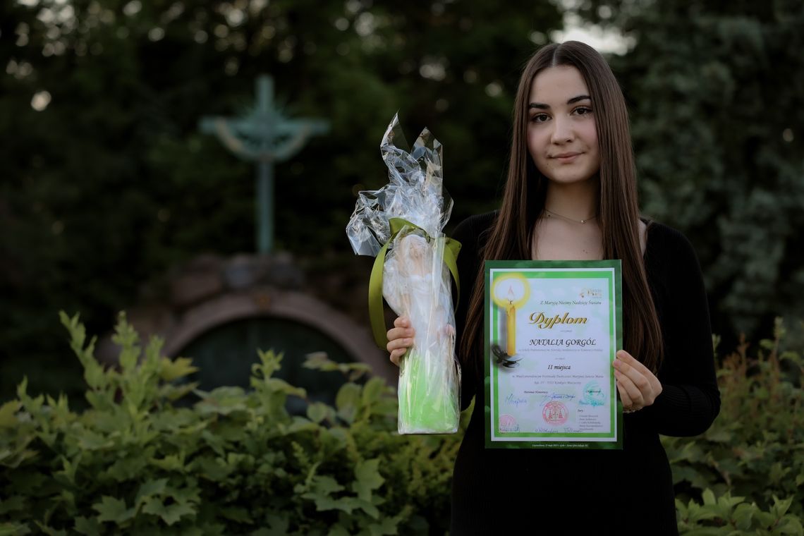 🎤 Sukces międzynarodowy uczennicy Szkoła Podstawowa im. H. Sienkiewicza w Kamienicy Polskiej – Natalia Gorgól z II miejscem na Festiwalu Sancta Maria!🥈