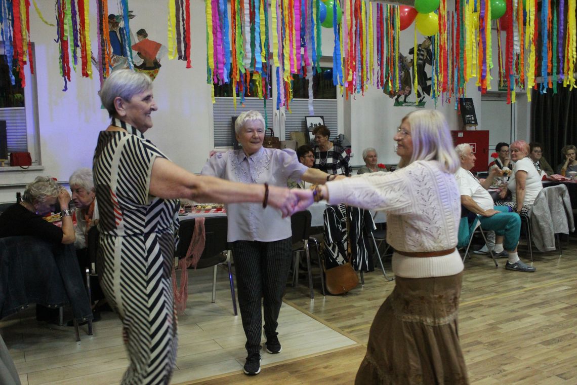 Weekend Seniora z Kulturą – Potańcówka w Stylu PRL
