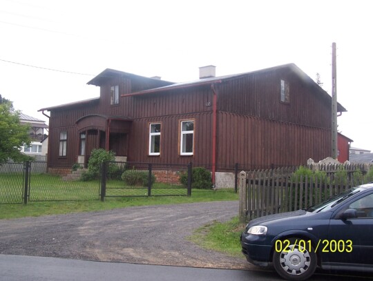 Dom drewniany wybudowany na przełomie XIX-XX wieku; Kamienica Polska