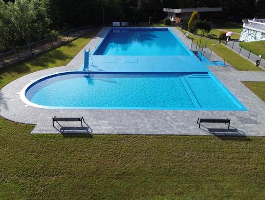 Basen kąpielowy przy GOKSiR w Kamienicy Polskiej Basen kąpielowy przy GOKSiR w Kamienicy Polskiej