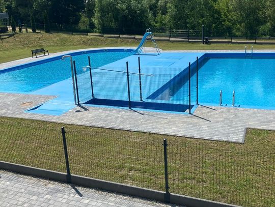 Basen kąpielowy przy GOKSiR w Kamienicy Polskiej Basen kąpielowy przy GOKSiR w Kamienicy Polskiej