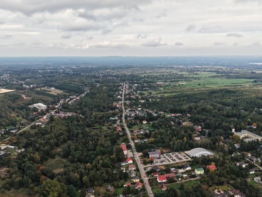 Widok z lotu ptaka na Kamienicę Polską Widok z lotu ptaka na Kamienicę Polską