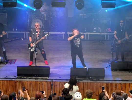 Występ zespołu Big Cyc podczas Dni Gminy Kamienica Polska Występ zespołu Big Cyc podczas Dni Gminy Kamienica Polska