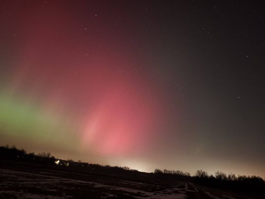 Zorza polarna nad Kolonią Klepaczką i Zawadą